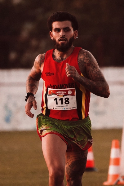 Atleta de running entrenado con el método de nutrición deportiva de Kuaa